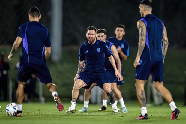  梅西领衔阿根廷强势冲击冠军