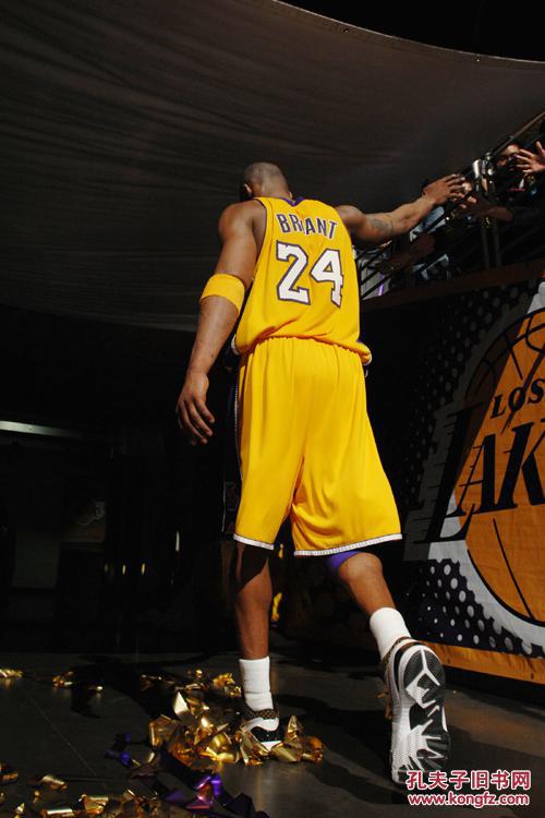  篮球名人堂新增成员，传奇生涯载入史册