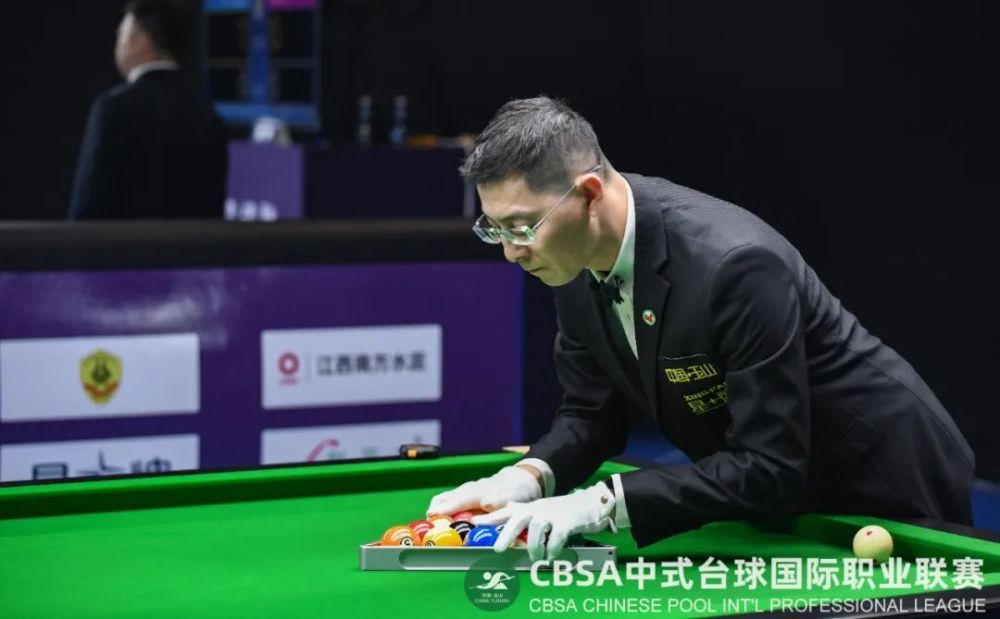  电竞裁判严格执裁，公平竞赛获赞誉