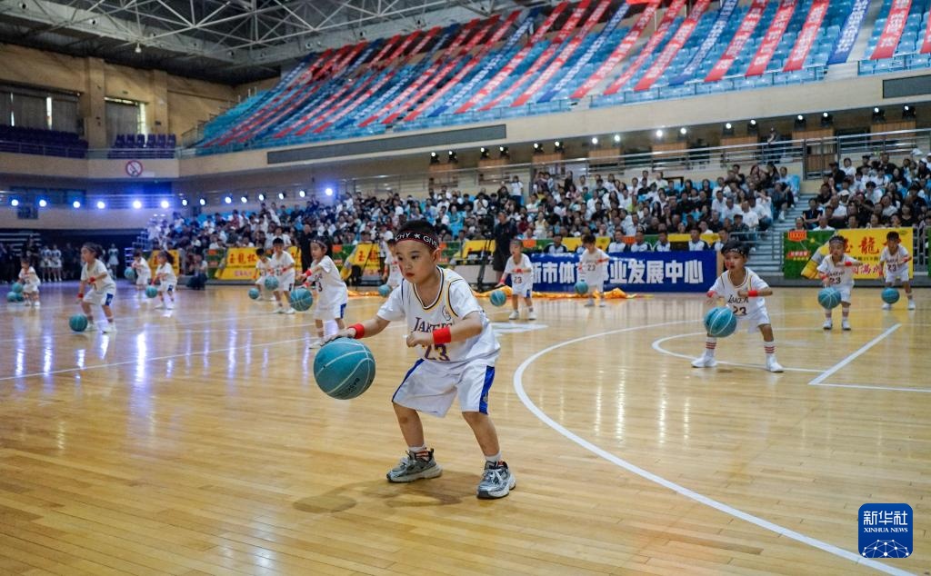  篮球文化节开幕，街头艺术与运动完美融合