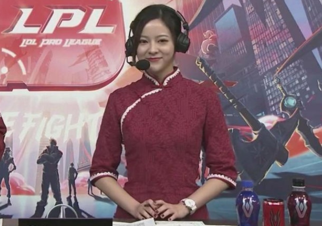  电竞解说金句频出，专业点评圈粉无数