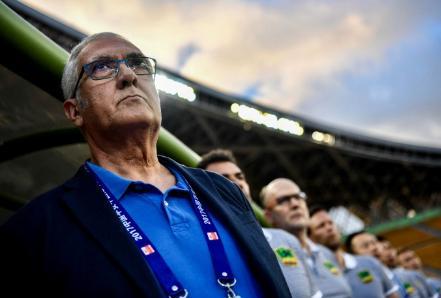  肯宁澳网捧杯开启新赛季征程