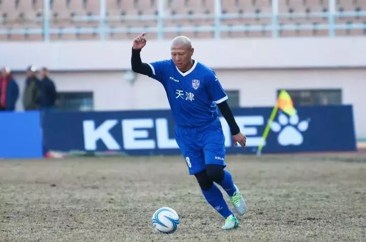  青训小将临危受命，处子球改写比分牌